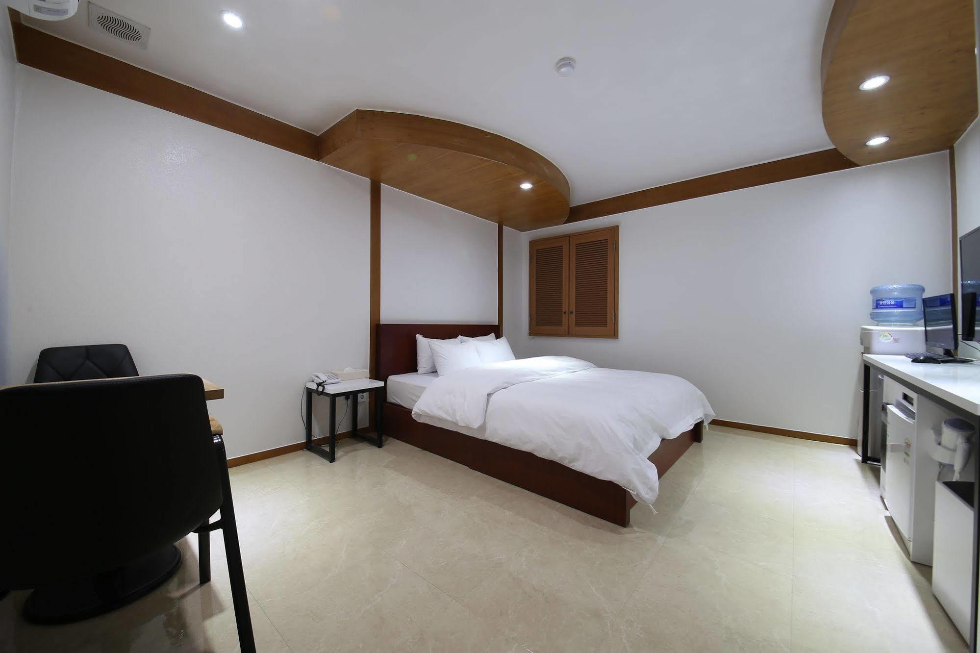 Abata Business Hotel Kōyō Exteriör bild